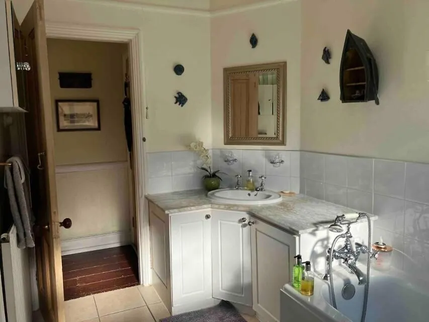 Apartment Entire Studio With Private Parking And Balcony Southend-on-Sea