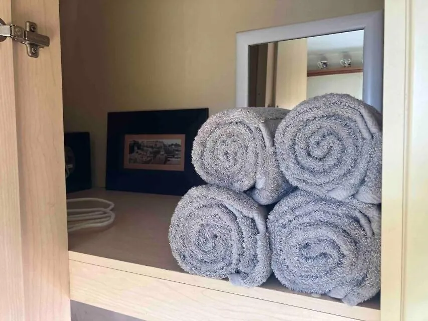 Entire Studio With Private Parking And Balcony Southend-on-Sea 0*,