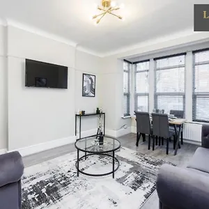 Stylish & Lovely 2br - Centre Nr The & Famous Pier By Luxiety Serviced Apartment